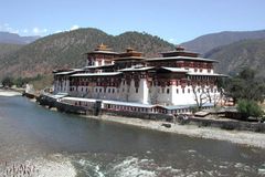 Bhútán bude mít parlament se vzdělanci