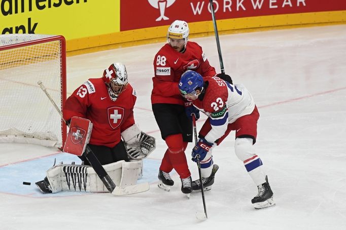 Lukáš Sedlák (23) před soupeřovou brankou ve finále MS 2024 Česko - Švýcarsko