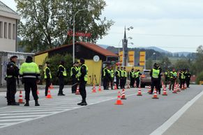 Fotoreportáž: Neprojdou! Tak česká policie a armáda nacvičovaly ostrahu hranic