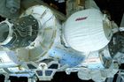 Astronauti poprvé vkročili do nafukovacího modulu. Na ISS zůstane napojen ještě dva roky