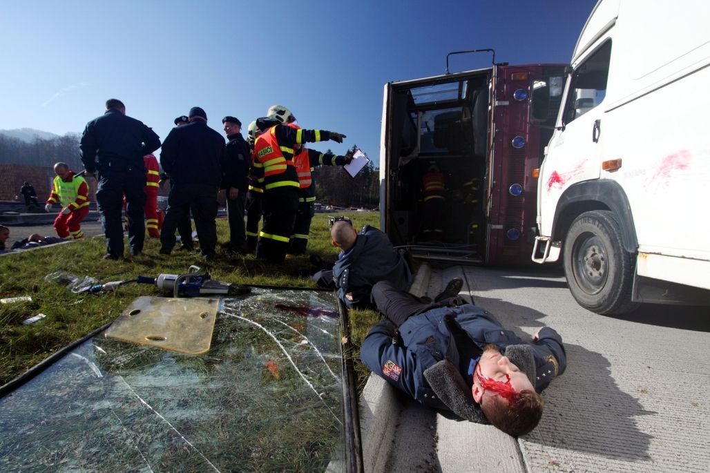 Z autobusu uprchli vězni