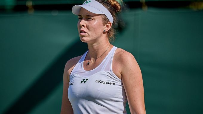 Linda Nosková už je na Wimbledonu mezi šestnáctkou nejlepších.
