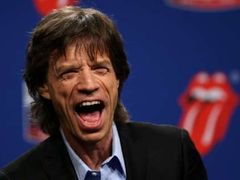 Jendím z těch, kteří vystoupí při letošním SB, je zpěvák Rolling Stones Mick Jagger.