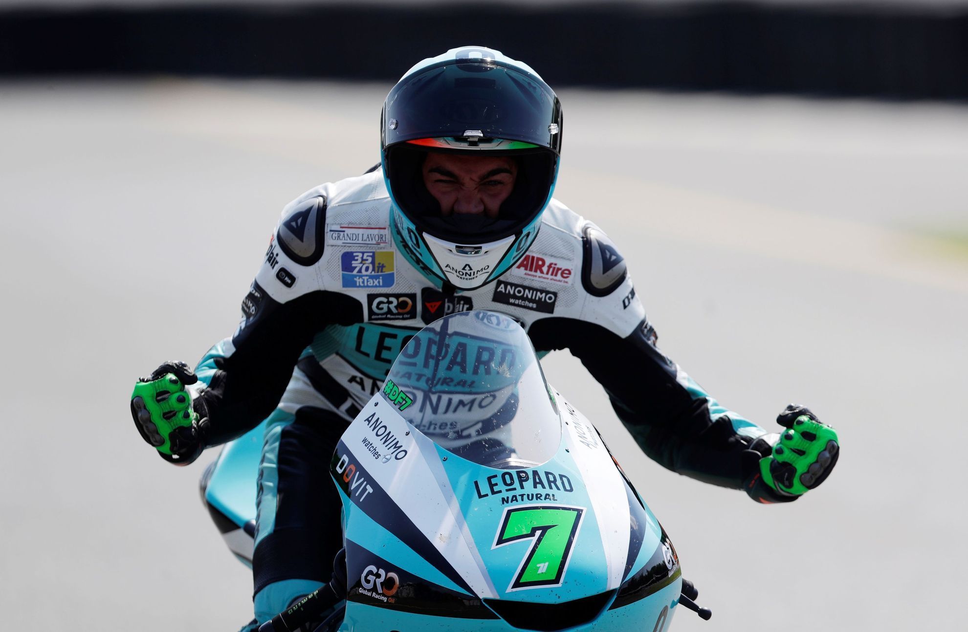 Dennis Foggia na Hondě při Grand Prix České republiky třídy Moto3 v Brně 2020