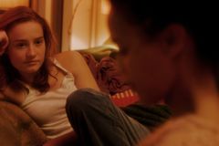 Sex, láska a snění. Vítězný film z Berlinale sází na sílu slov