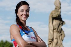 Čeští atleti mají nové dresy. Dominantní bude bílá místo červené