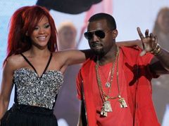 NBA - all stars - Rihanna a Kanye West