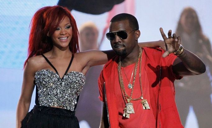 NBA - all stars - Rihanna a Kanye West