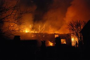 Foto: Na Táborsku hořel rekreační objekt