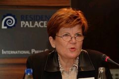 Senátorka Baudyšová rezignovala. Důvodem jsou zdravotní problémy, vysvětlil Drahoš