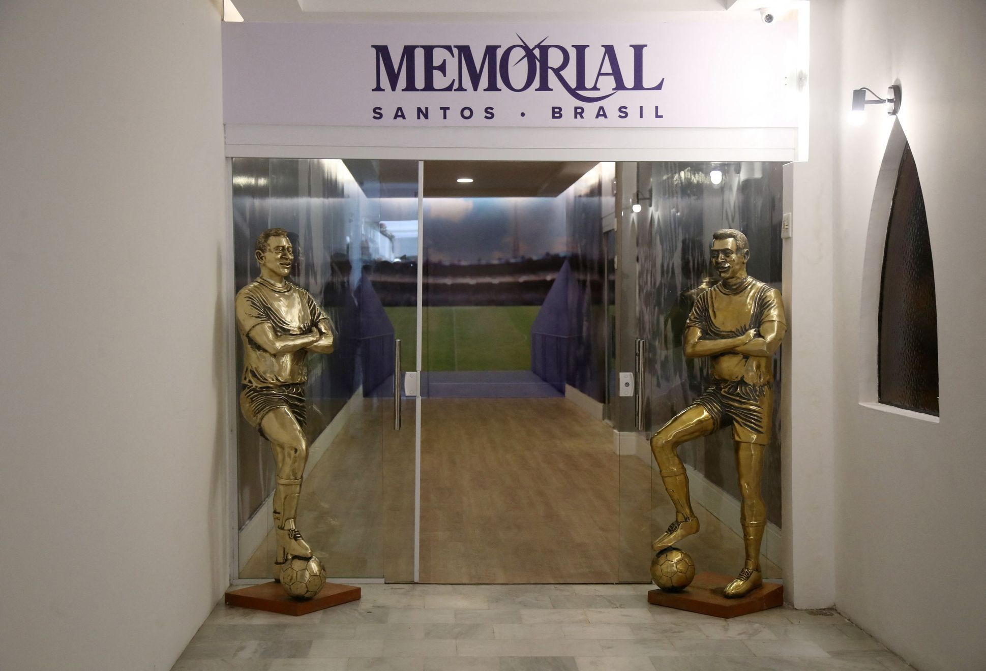 Death of Brazilian soccer legend Pele in Santos