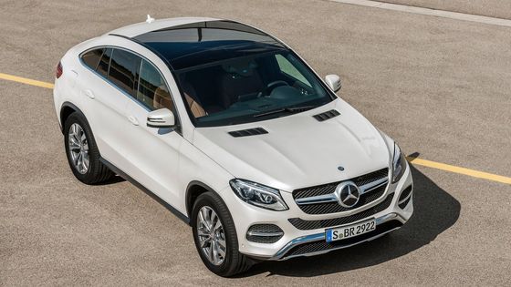 Kompletní přehled luxusních SUV v Česku: Nechte se rozmazlit pohodlím, prostorem i silnými motory