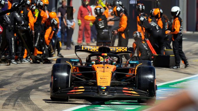 Oscar Piastri, McLaren ve VC Emilie-Romagny F1 2025