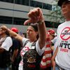 New York - mešita - demonstrace "pro" i "proti"