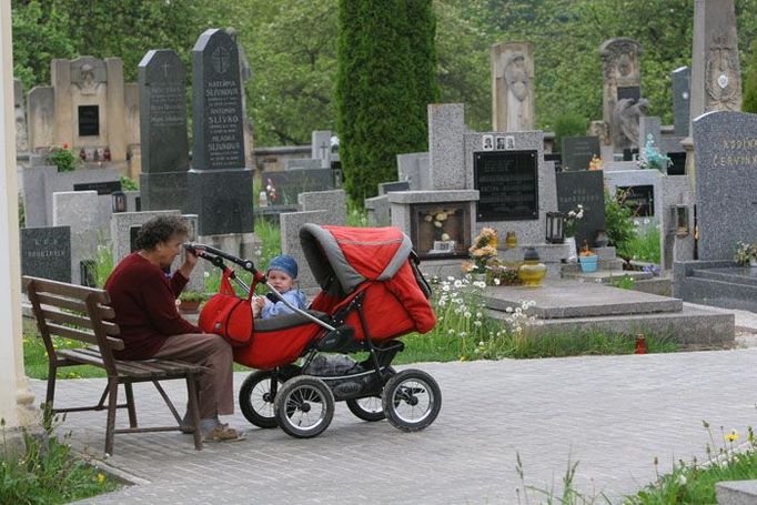 Klid na hřbitově, u kterého bydlel Zdeněk Svěrák