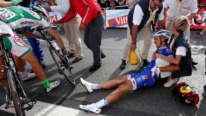 Nehoda v cíli páté etapy Tour de France 2013, kterou vyhrál Mark Cavendish