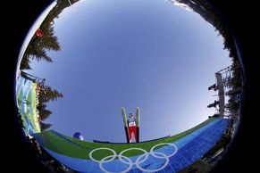 Den devátý: Triumf Ammanna, Švédský skiatlon i kanonáda Slováků