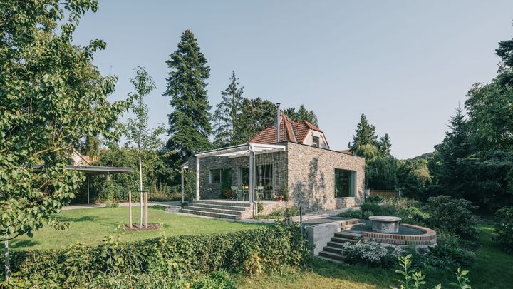 Všechno muselo pryč. Dům u řeky a pod Stříbrníkem znovu září díky odvaze a důvěře; Zdroj foto: Ondřej Bouška