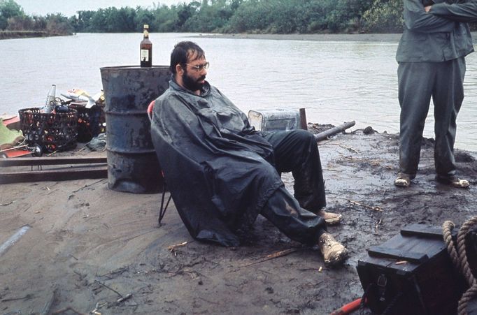 Podle legendy se Francis Ford Coppola při natáčení Apokalypsy schoval před štábem v nečinné sopce.