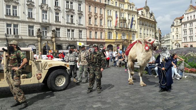 Konvičkova akce na Staroměstském náměstí.