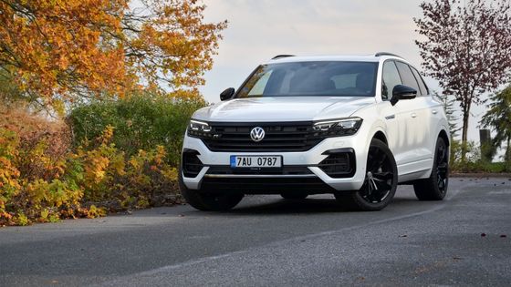 Živoucí dědictví velkého Ferdinanda Piëcha. Test osmiválcového Volkswagenu Touareg