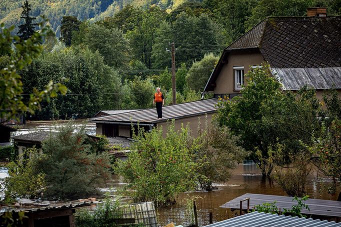 Průřez tvorbou fotografa HN Honzy Mudry za rok 2024.