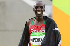Kipchoge získal pro Keňu druhé maratonské zlato z olympijských her
