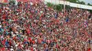 Petr Švancara se v sobotu rozloučil na legendárním fotbalovém stadionu Za Lužánkami se svojí kariérou. Na exhibici dorazily desetitisíce lidí.