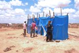 Provizorní záchody v uprchlickém táboře na jihu Etiopie.