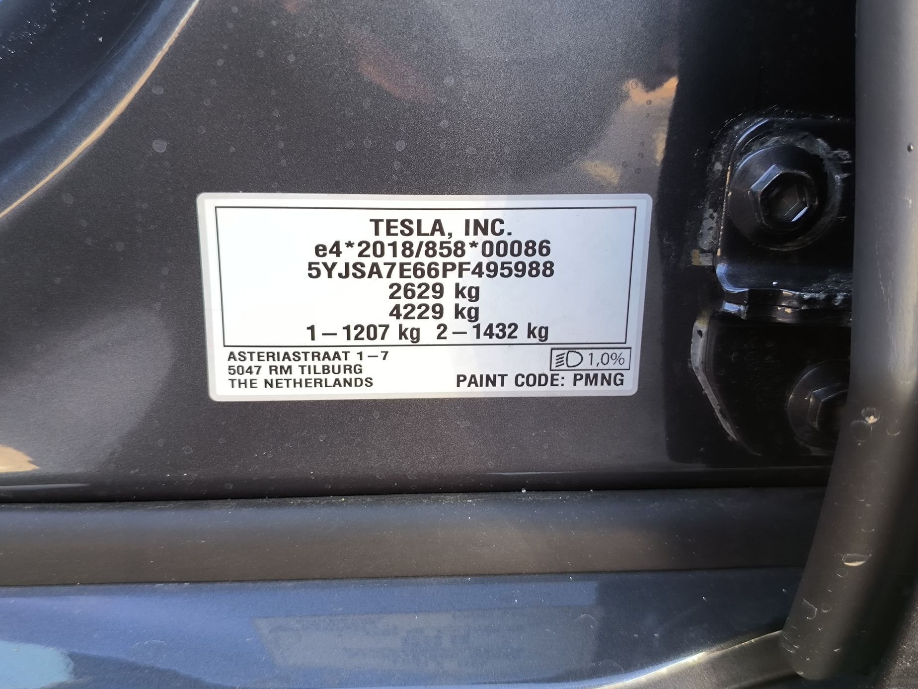 Tesla model 3 homologační štítek