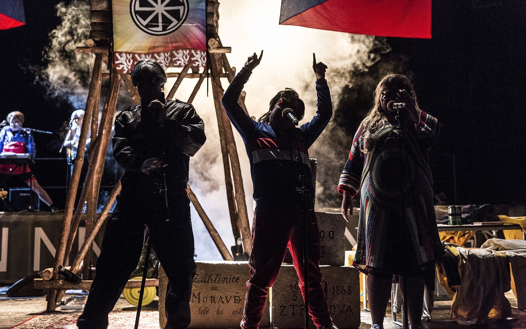 Snímek z inscenace Zbyhoň!