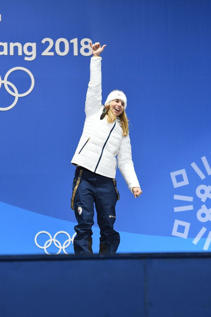 Ester Ledecká se zlatou medailí ze super-G na ZOH 2018