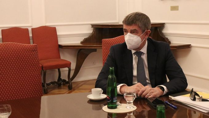 Premiér Andrej Babiš na jednání o volebním zákoně