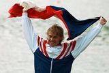 DVĚ ZLATA MARTINA DOKTORA (1996). Na letních olympijských hrách v Atlantě vyhrál rychlostní kanoista Doktor zlato na kilometrové i poloviční trati. Pozoruhodné je, že to zvládl ve dvou dnech. Dosud je jediným českým sportovcem, který z jedné letní olympiády přivezl dvě zlaté medaile.