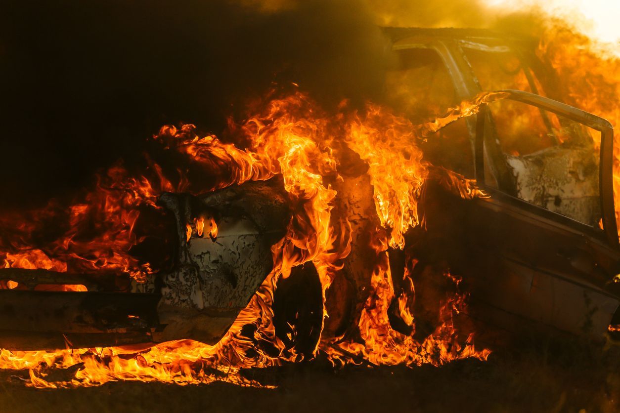 hořící auto