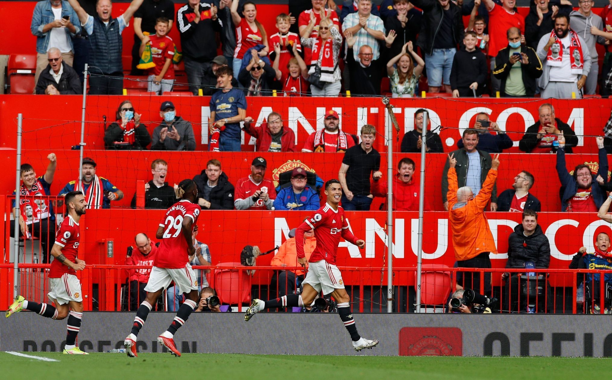 fotbal, anglická liga 2021/2022, Premier League - Manchester United v Newcastle United, Cristiano Ronaldo