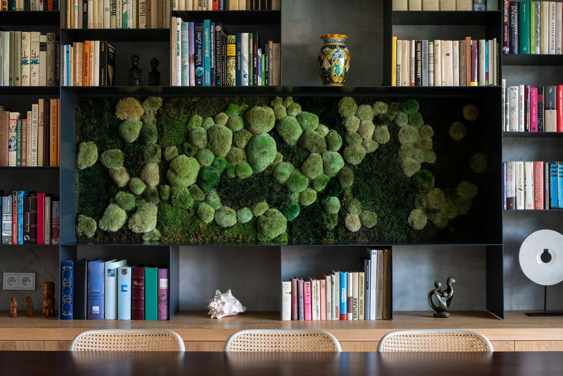 No architects - v řadě