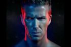 Video: Z Beckhama je nahý Terminátor