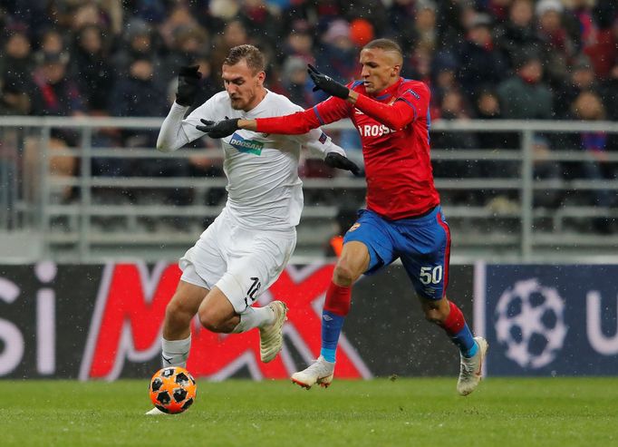 fotbal, Liga mistrů 2018/2019, CSKA Moskva - Plzeň, Tomáš Chorý a Rodrigo Becao