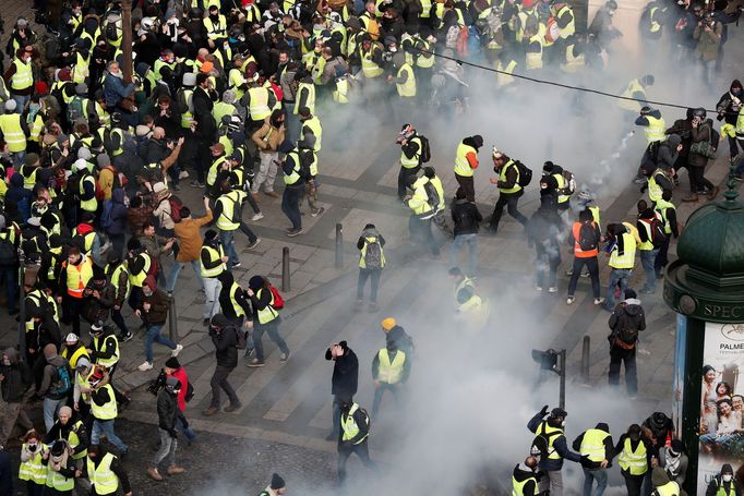 Protest hnutí žlutých vest v Paříži - 8. prosinec