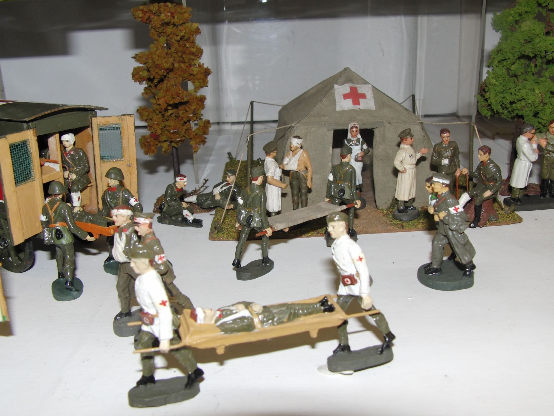 Vojáčci a modely vojenské techniky Lubora Šušlíka