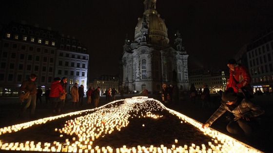 Drážďany si připomněly bombardování, v ulicích pravice i levice