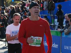 Mark Messier na Newyorském maratonu.