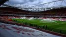 Emirates Stadium hodinu před výkopem zápasu Arsenal - Slavia