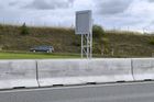 Proměnné značky mohou zobrazovat rychlost 150 km/h nebo 100 km/h. Když neukazují nic, platí obvyklá rychlost 130 km/h.
