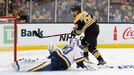 7. finále NHL 2018/19, Boston - St. Louis: Brankář Jordan Binnington a Marcus Johansson