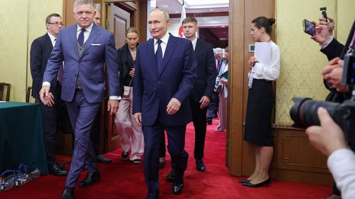 Russian President Vladimir Putin walks with Slovakian Prime Minister Robert Fico at Diaoyutai State Guesthouse in Beijing, China, September 2, 2025. REUTERS/Maxim Shemeto