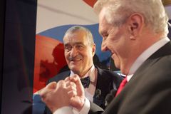 Kníže je jako Havel, Zeman jako Klaus, píšou Britové