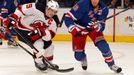 Souboj Pariseho se Staalem v zápase NY Rangers - New Jersey Devils