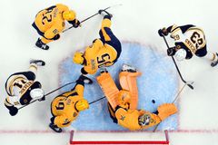 Boston jasně přehrál Nashville, české opory netradičně bodově mlčely